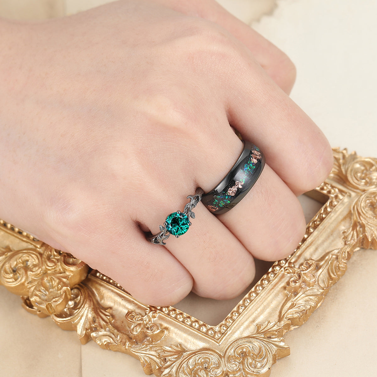 Solitaire 0.8CT Round CutLab Grown Emerald Engagement Couples Ring Set