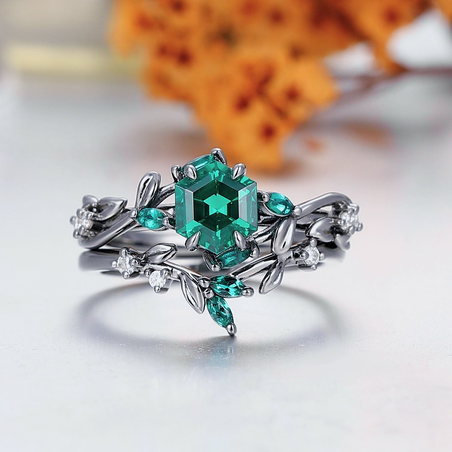 Nature Inspired Emerald Leaf Rings Set For Couples Personalized Green And Black Couples' Set