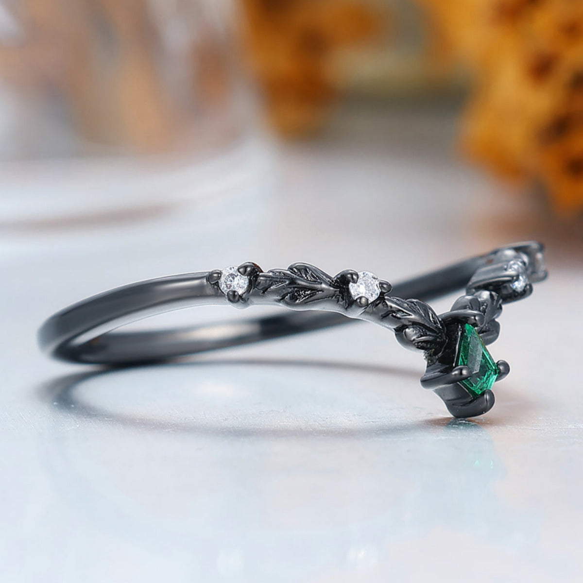 Nature-Inspired Vintage Style Green Emerald Curved Wedding Band