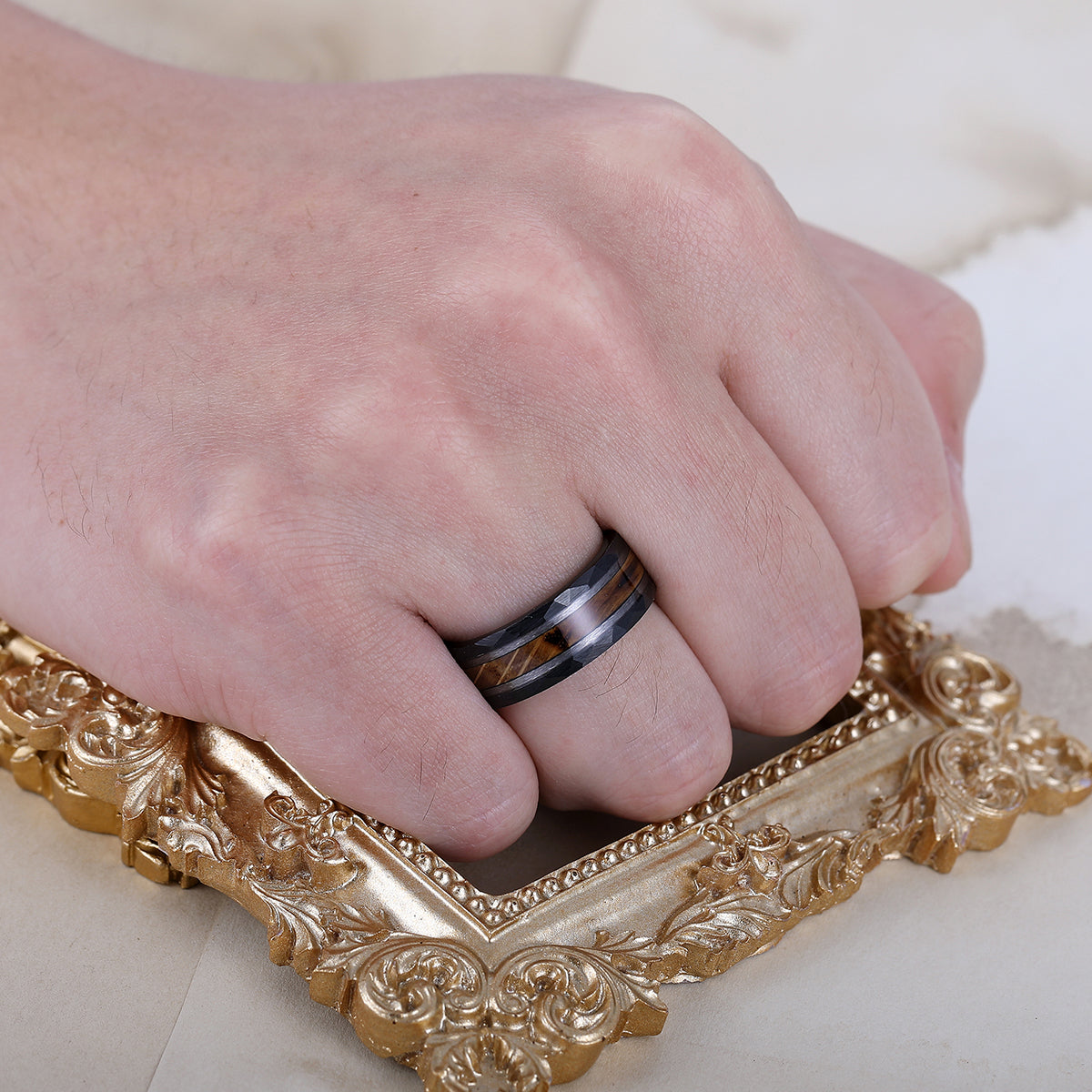 Unique Hammered Wood Men' s Tungsten Wedding Band Unisex Wooden Anniversary Brithday Ring