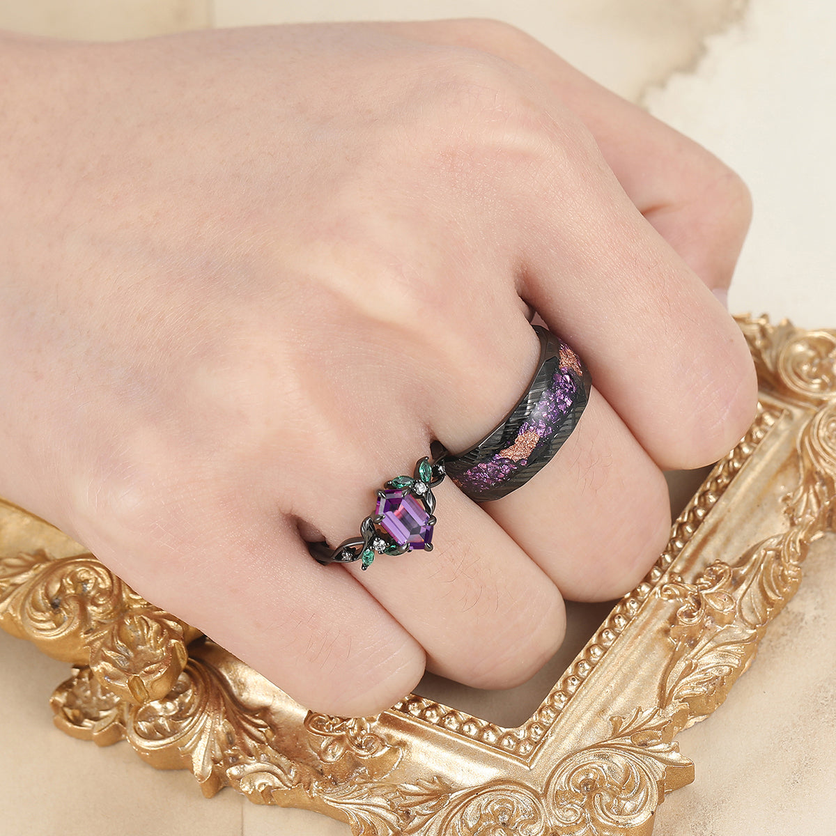 Gorgeous Natural  Amethyst Curved Leaf Motifs Couple Rings S925 And Hammered Green Damascus Steel Couples' Set